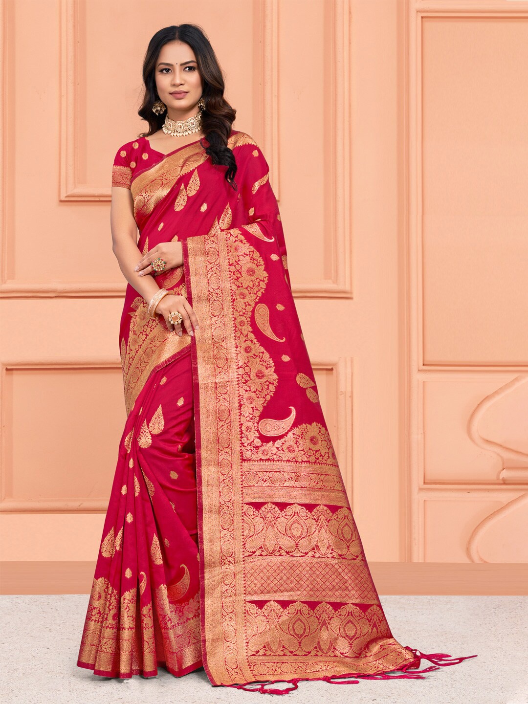 

Fashion Petals Ethnic Motifs Woven Design Zari Detailed Saree, Pink
