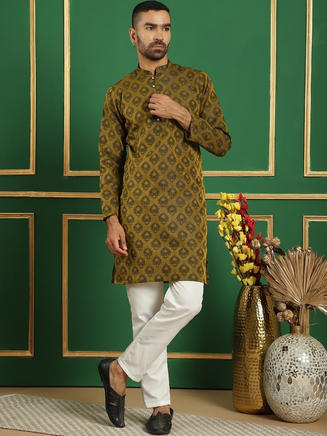 

Anouk Ethnic Motifs Woven Design Mandarin Collar Long Sleeves Kurta with Pyjamas, Green