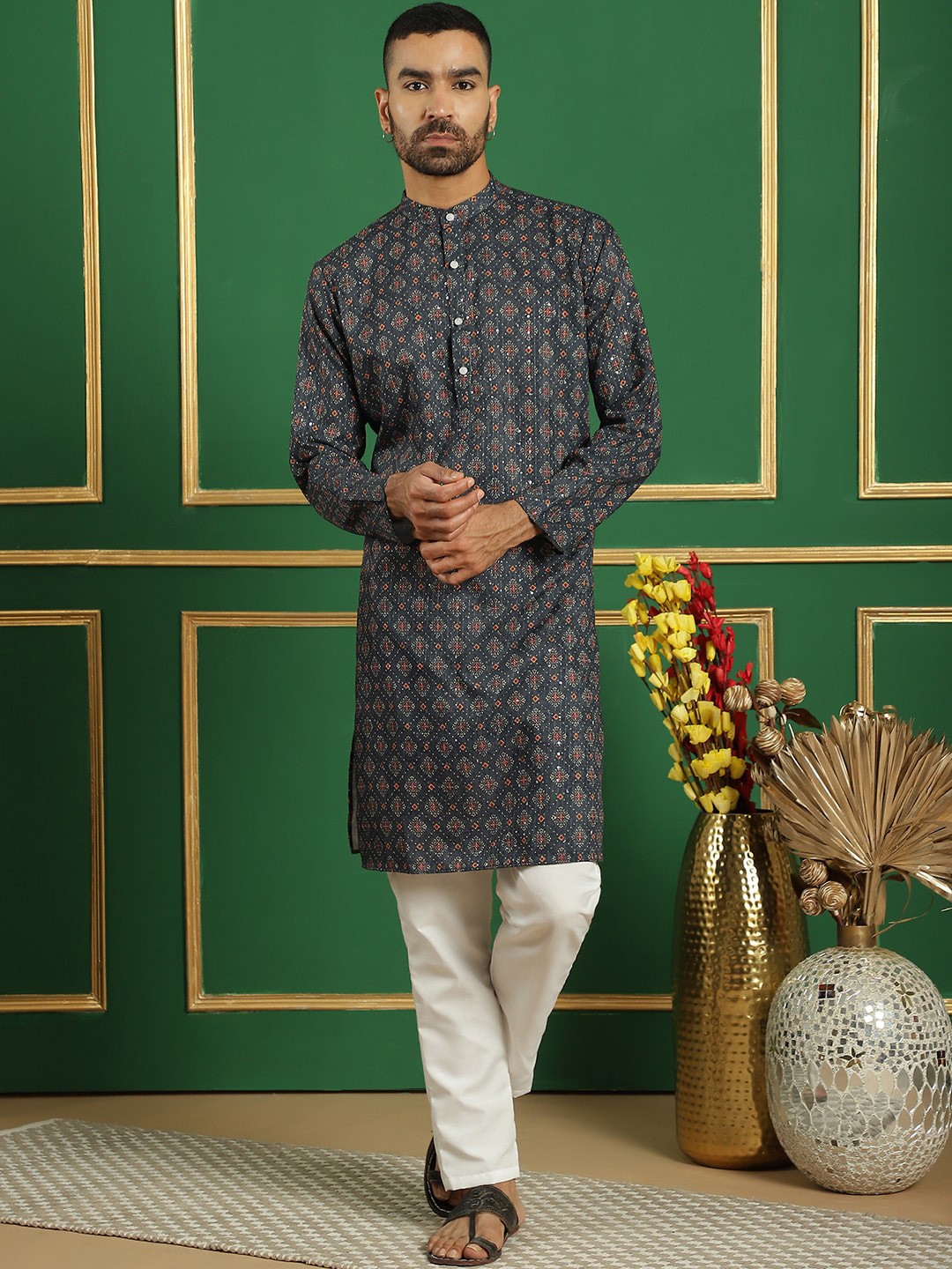 

Anouk Floral Printed Regular Mandarin Collar Straight Kurta With Pyjama, Black