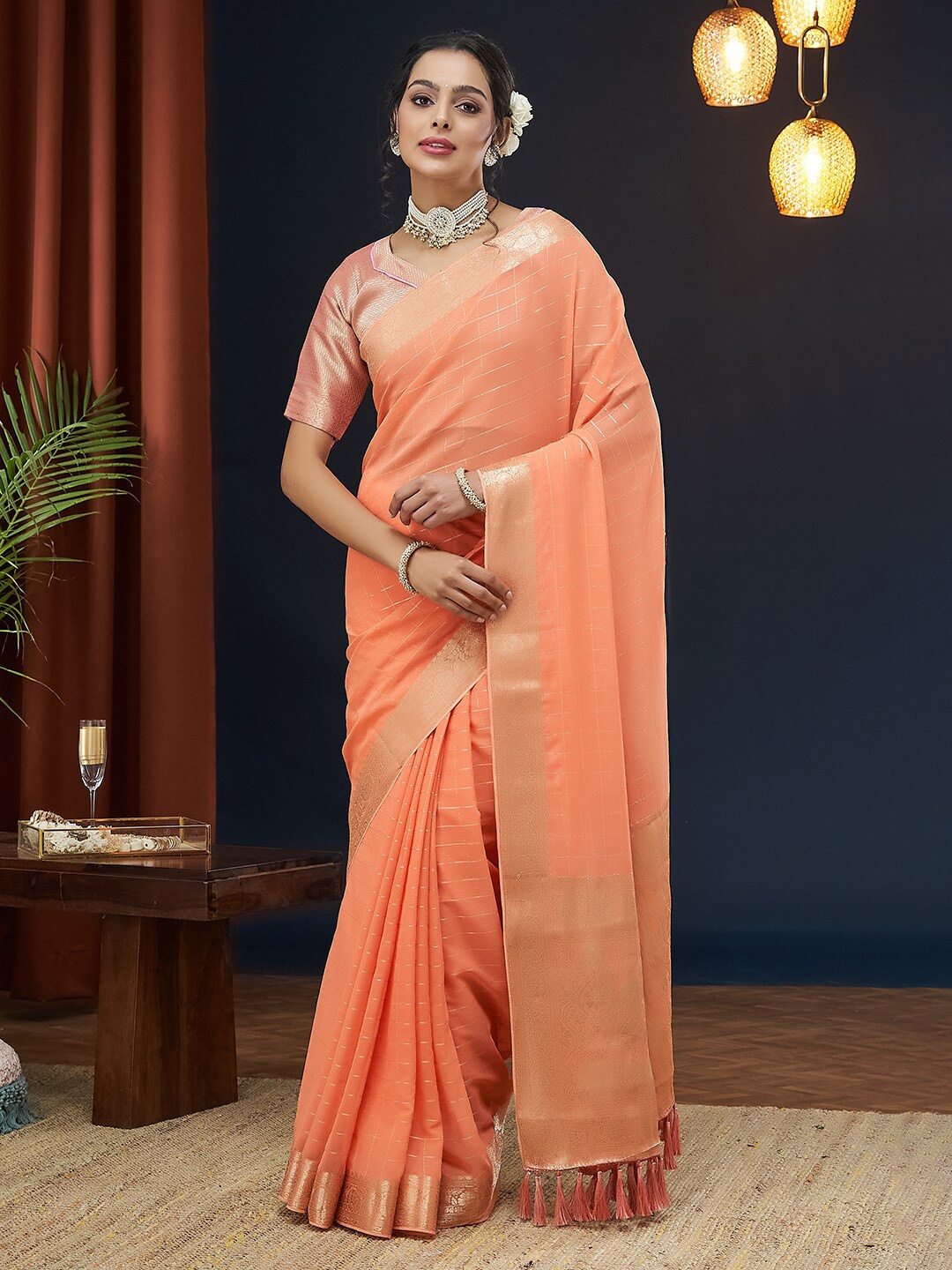 

FLOURIOUS Checked Zari Pure Chiffon Banarasi Saree, Peach