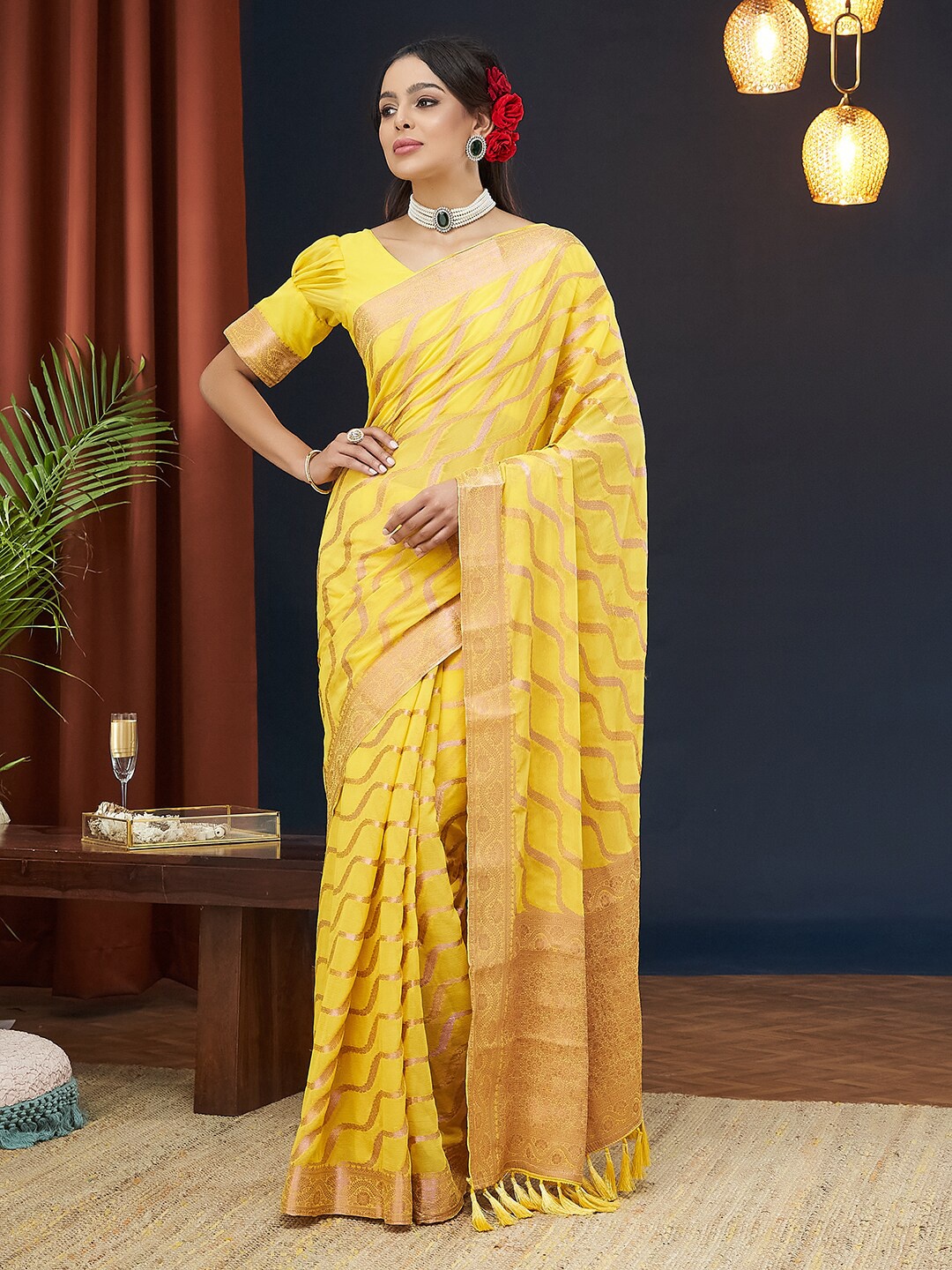

FLOURIOUS Floral Pure Chiffon Kanjeevaram Saree, Yellow