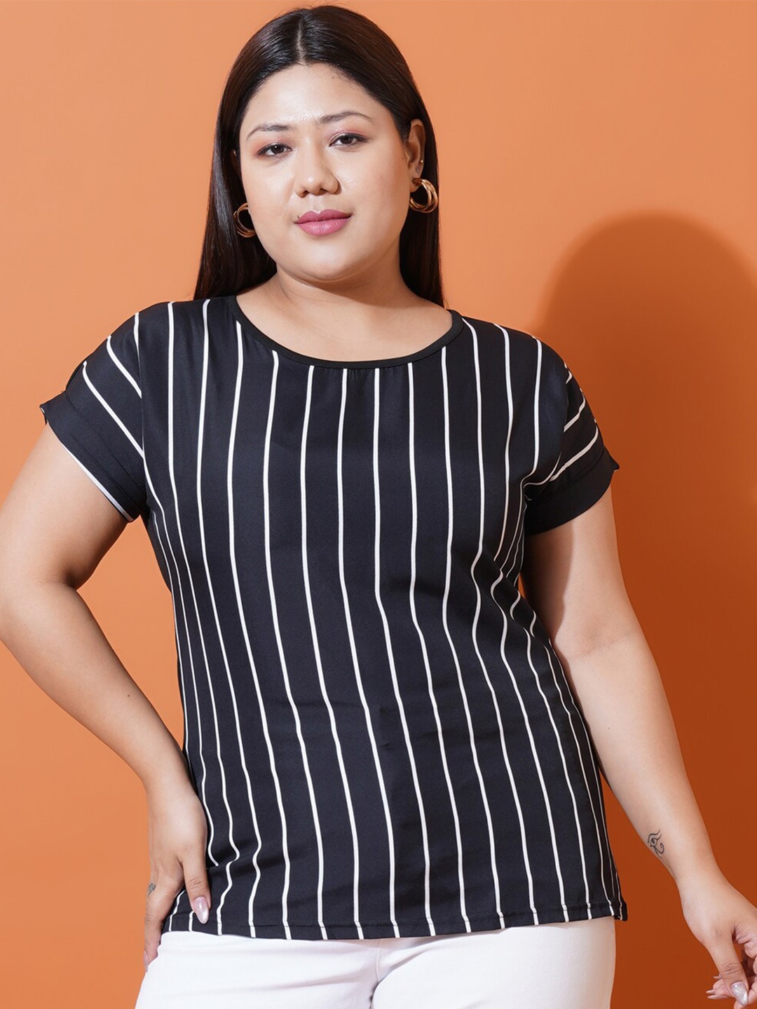 

U&F Beyond PLus Size Striped Extended Sleeves Slim Fit T-shirt, Black