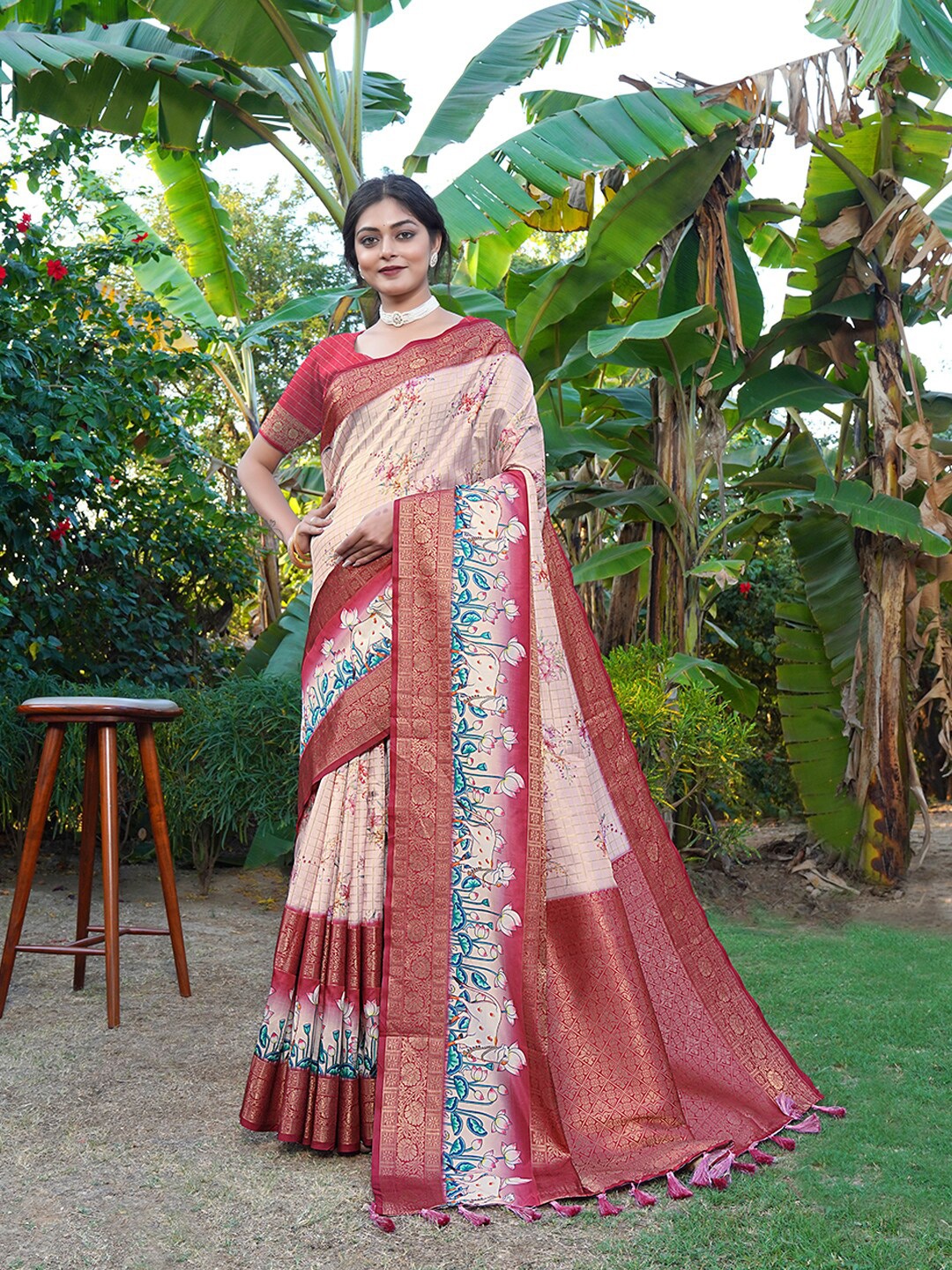 

JUST FASHION Floral Printed Zari Banarasi Saree, Beige