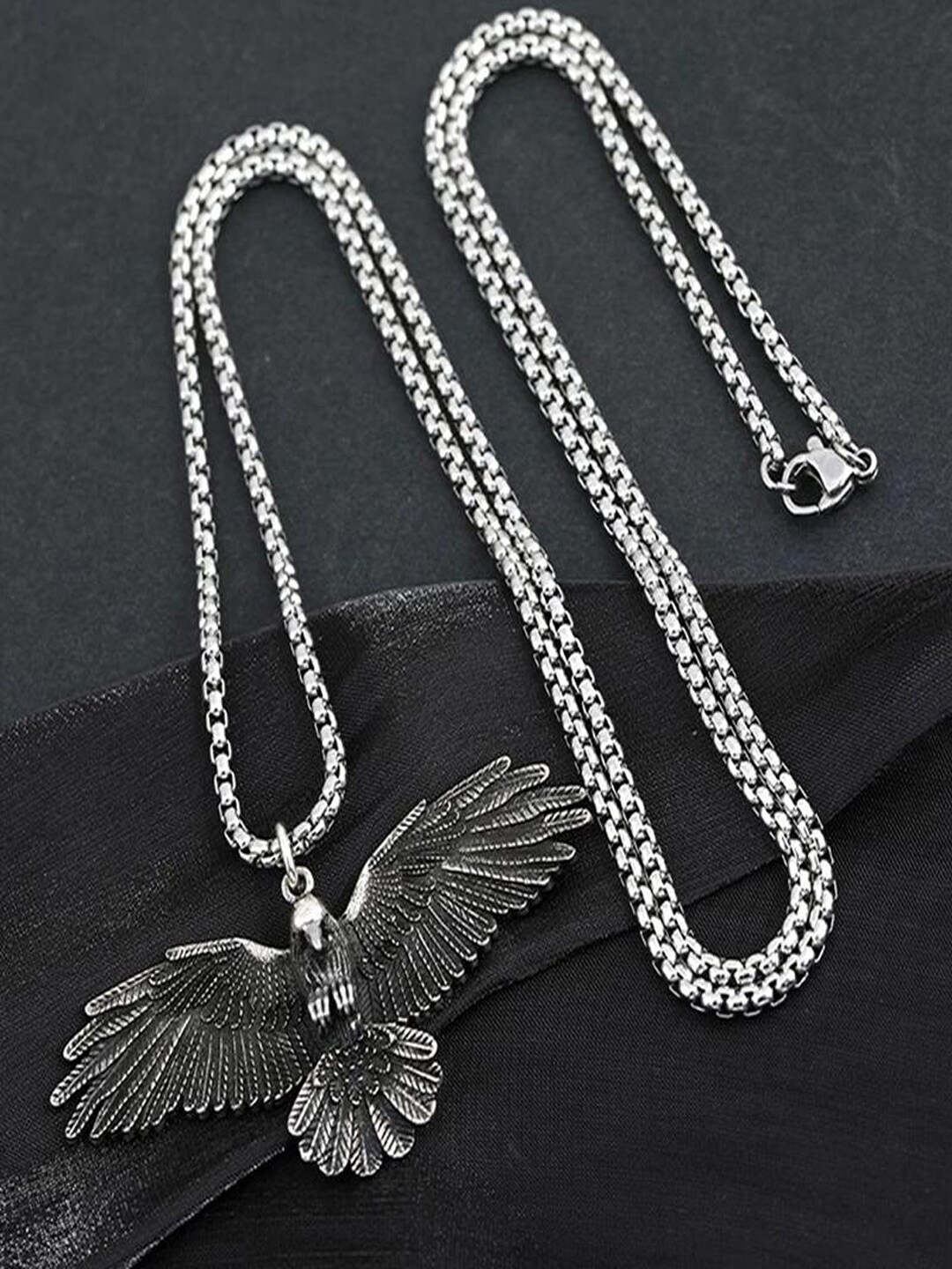 

VAGHBHATT Men Silver-Plated Eagle Pendant & Chain