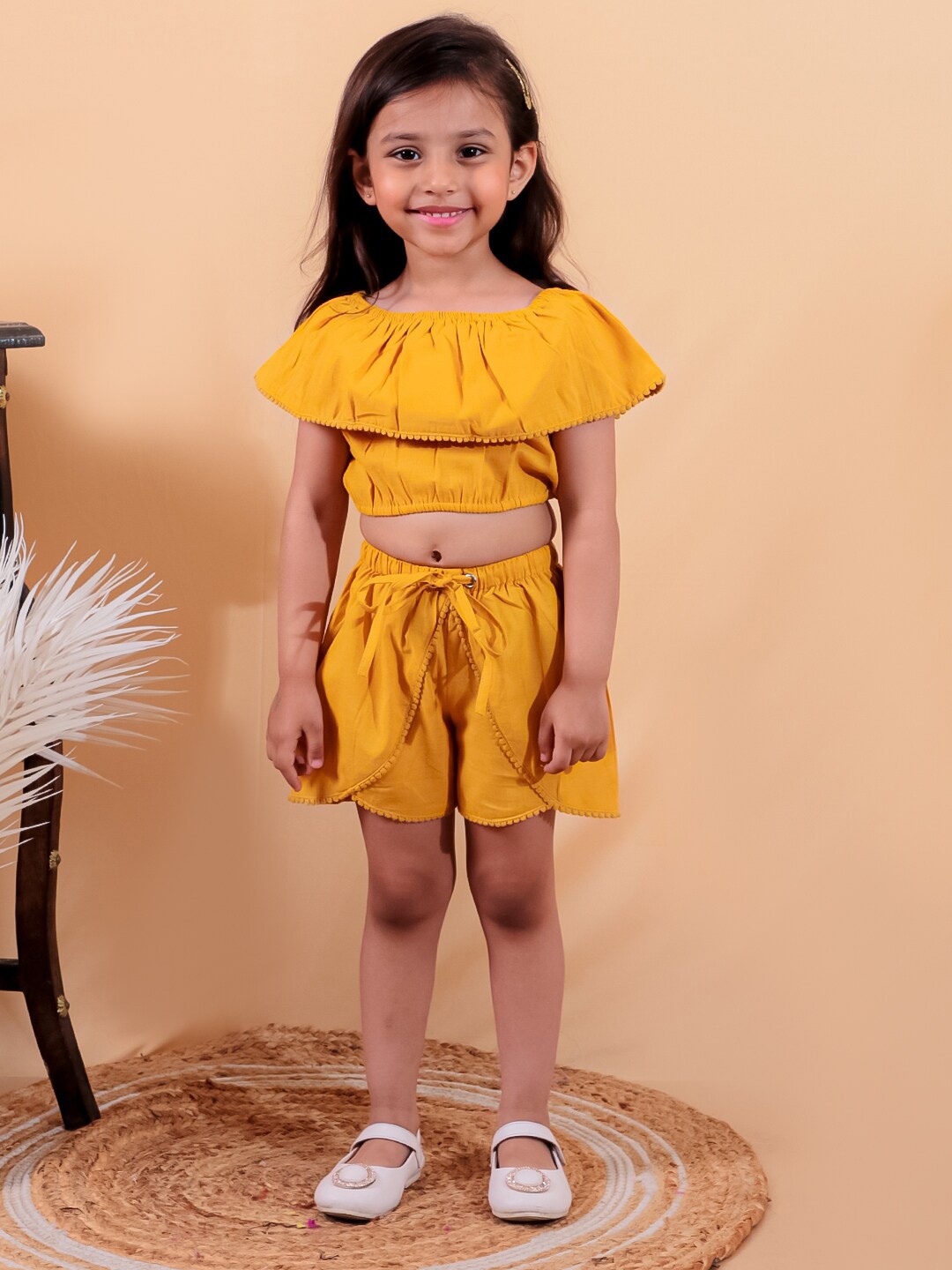 

JUNITOS Girls Round Neck Cotton Top with Shorts, Yellow