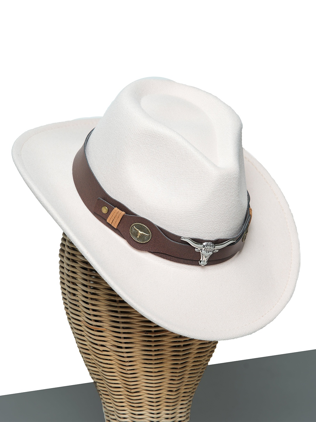 

CHOKORE Men Solid Sun Hat with Ox Head Belt, Off white