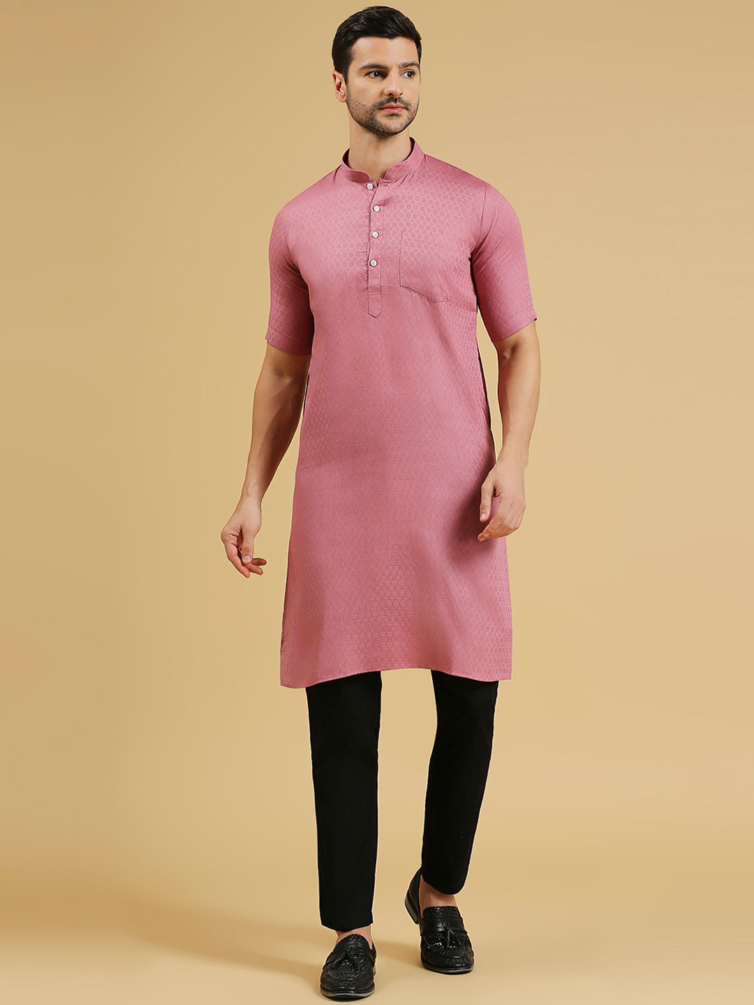 

RAJUBHAI HARGOVINDAS Geometric Woven Design Pure Cotton Straight Kurta, Pink