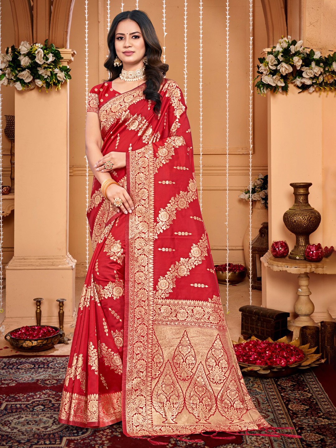 

Fashion Petals Ethnic Motifs Woven Design Zari Saree, Red