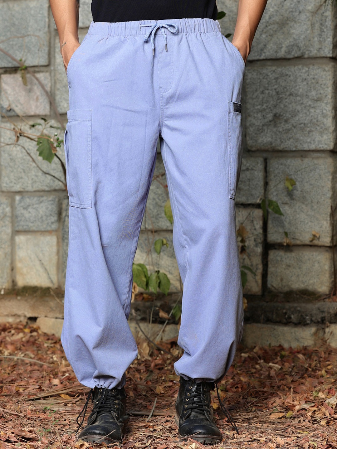 

Roadster Men Pure Cotton Loose Fit Cotton Regular Trousers, Blue
