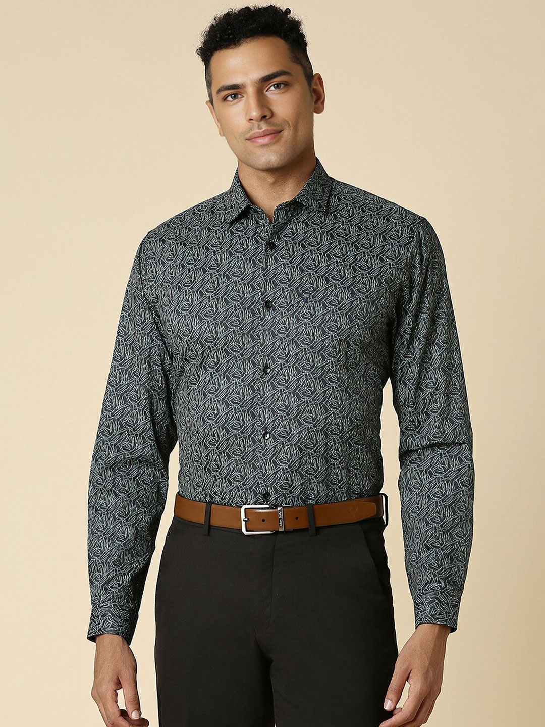 

Allen Solly Abstract Printed Slim Fit Cotton Formal Shirt, Black