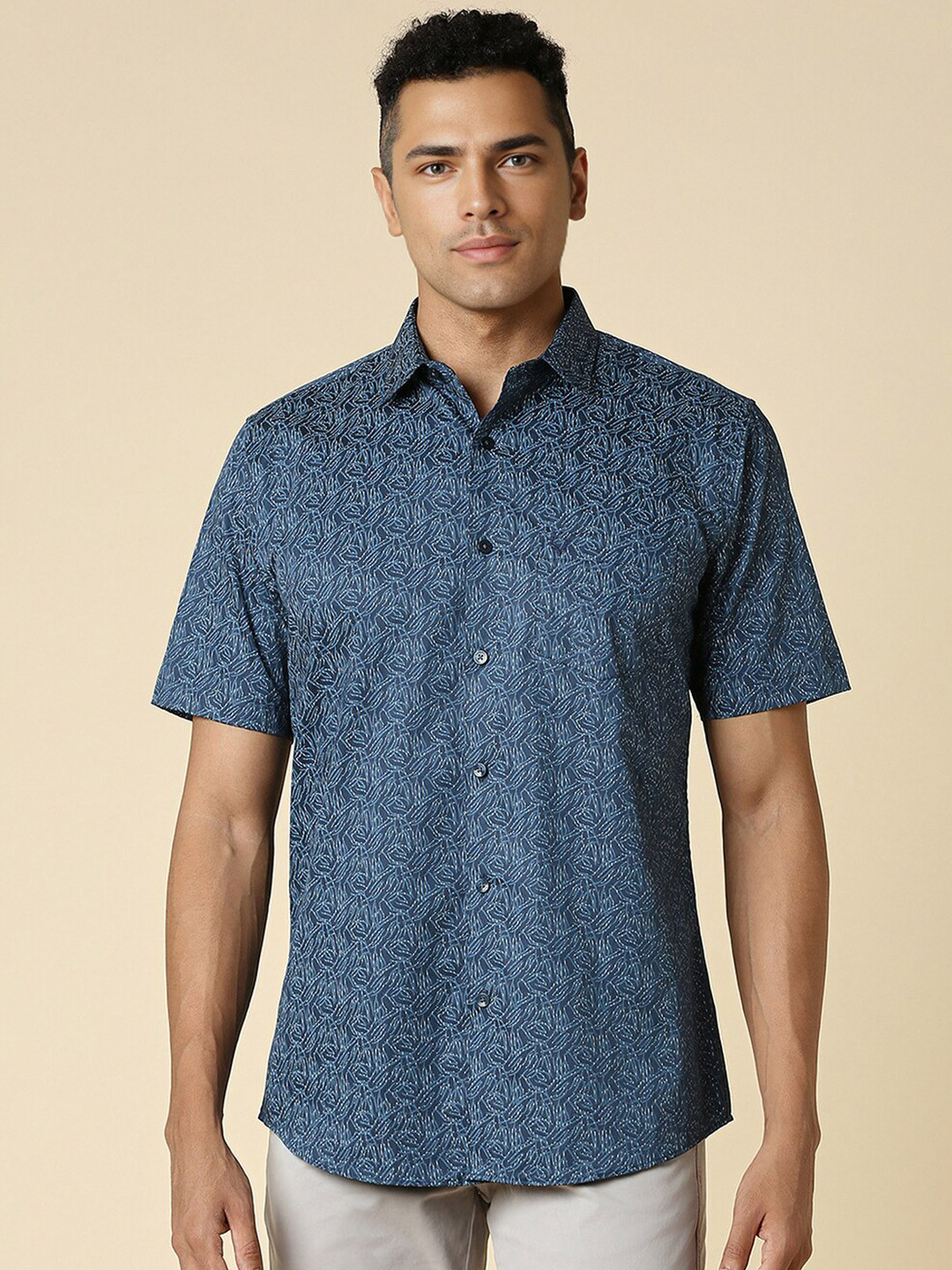 

Allen Solly Slim Fit Short Sleeves Spread Collar Cotton Printed Casual Shirt, Blue