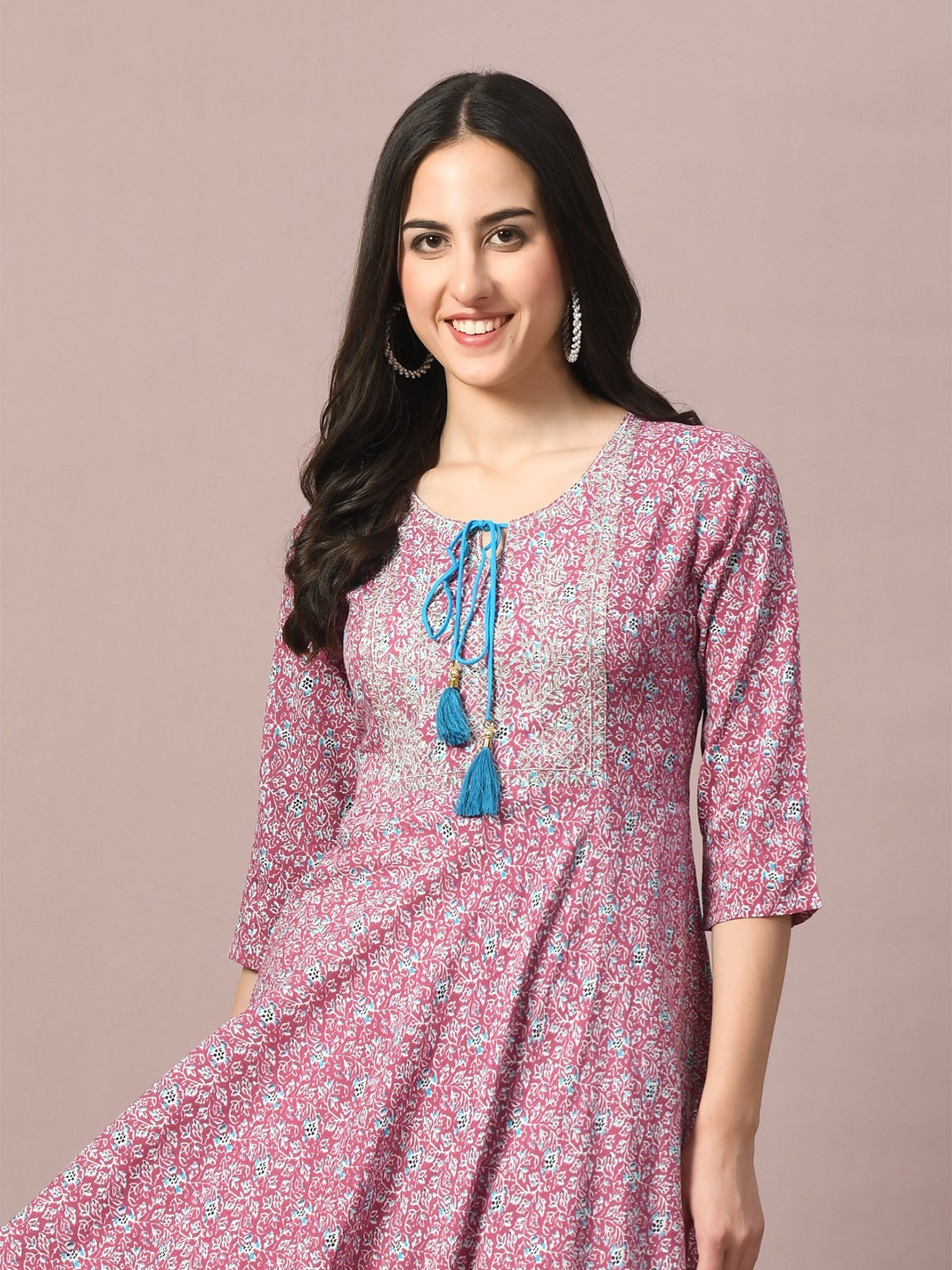 

GLOWWORLD Floral Printed Tie-Up Neck A-Line Kurta, Pink