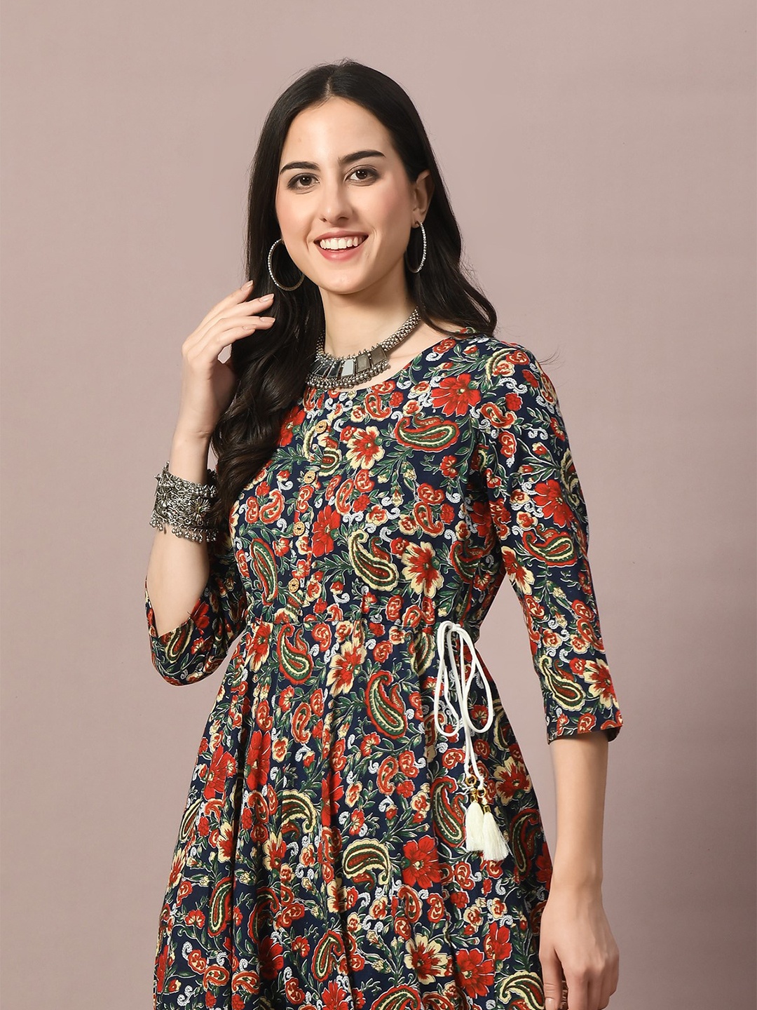 

GLOWWORLD Floral Printed A-Line Kurta, Navy blue