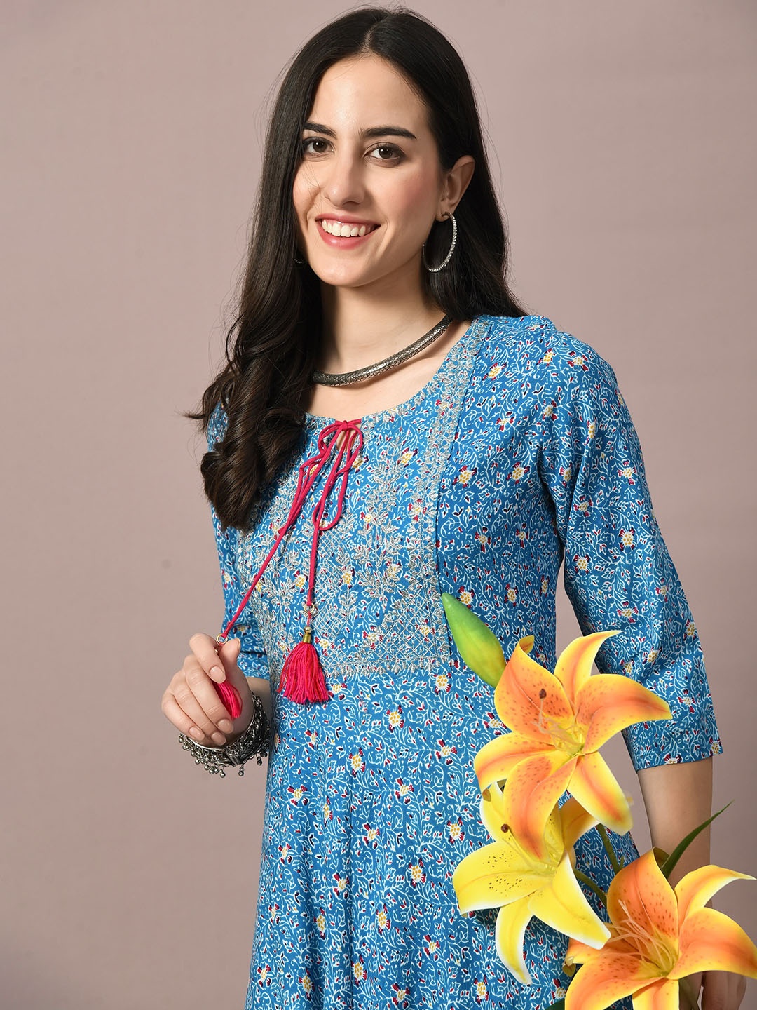 

GLOWWORLD Ethnic Motifs Printed Tie Up Collar A-Line Kurta, Green