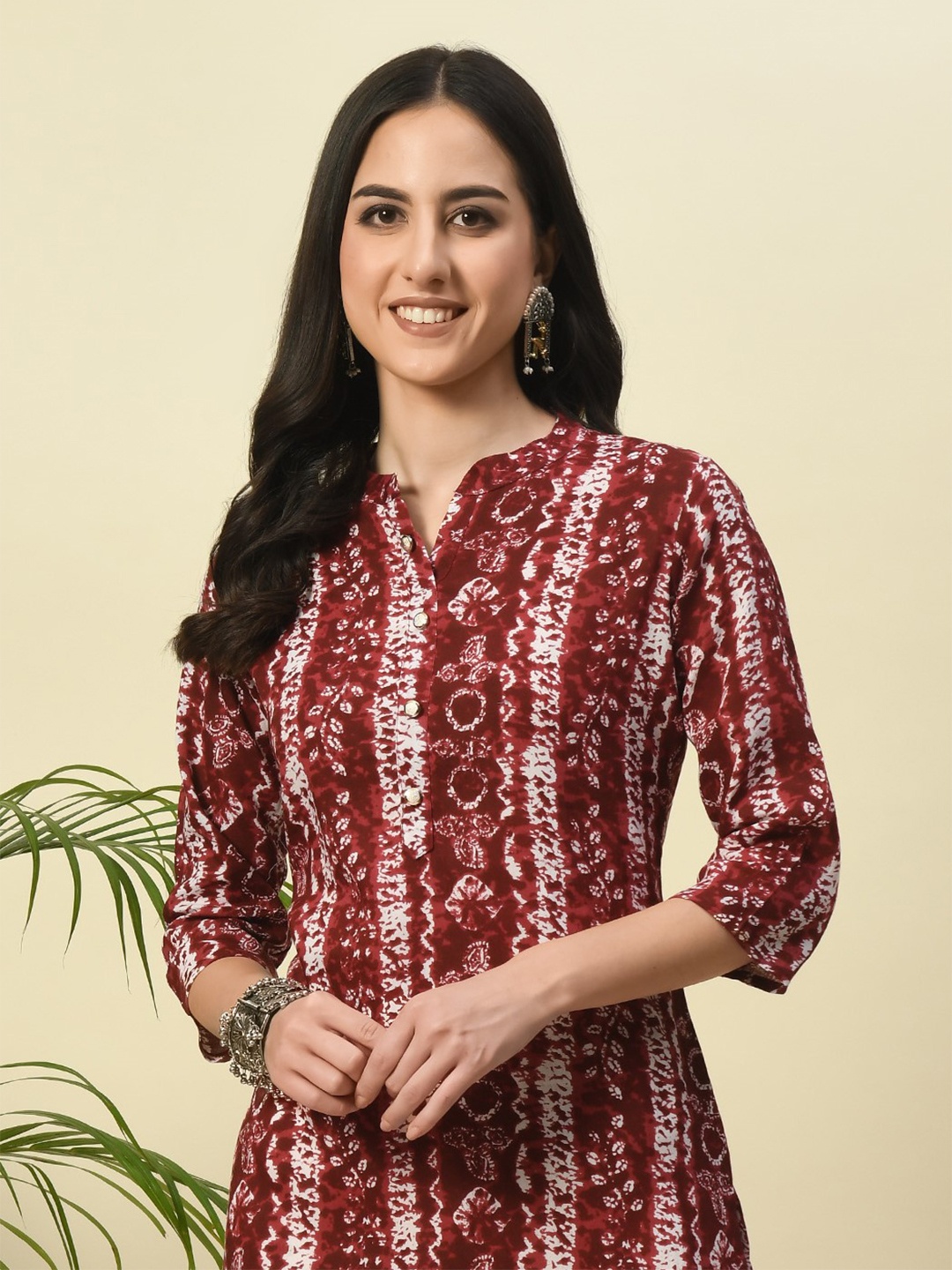 

GLOWWORLD Ethnic Motifs Printed Kurta, Maroon