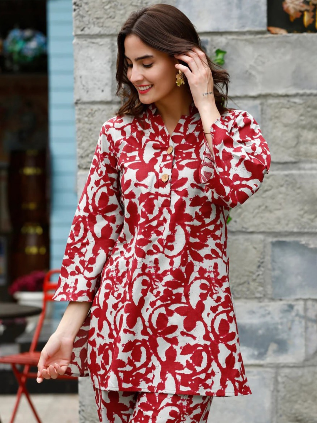 

ISHA TRADE Floral Printed Mandarin Collar Top & Palazzo, Maroon
