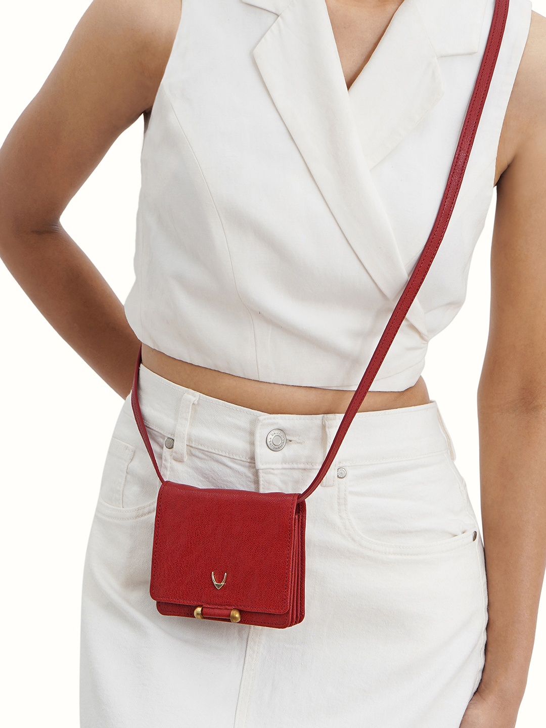 

Hidesign Leather Sling Bag, Red