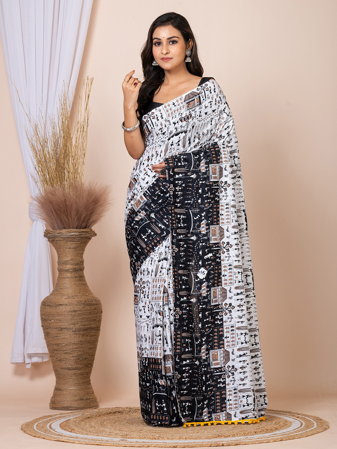 

Laa Calcutta Geometric Printed Pure Cotton Saree, White
