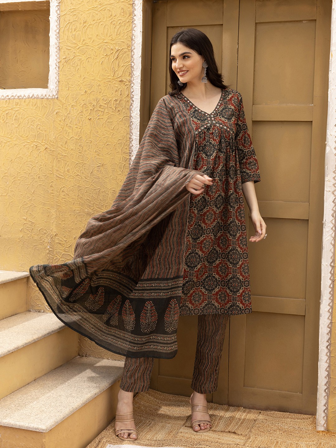 

Ishin Floral Printed V-Neck Three-Quarter Sleeves Angrakha Pure Cotton Kurta Set, Maroon