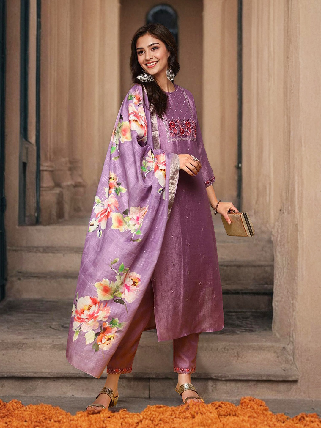 

Ishin Floral Printed Round Neck Three-Quarter Sleeves Kurta Set, Lavender