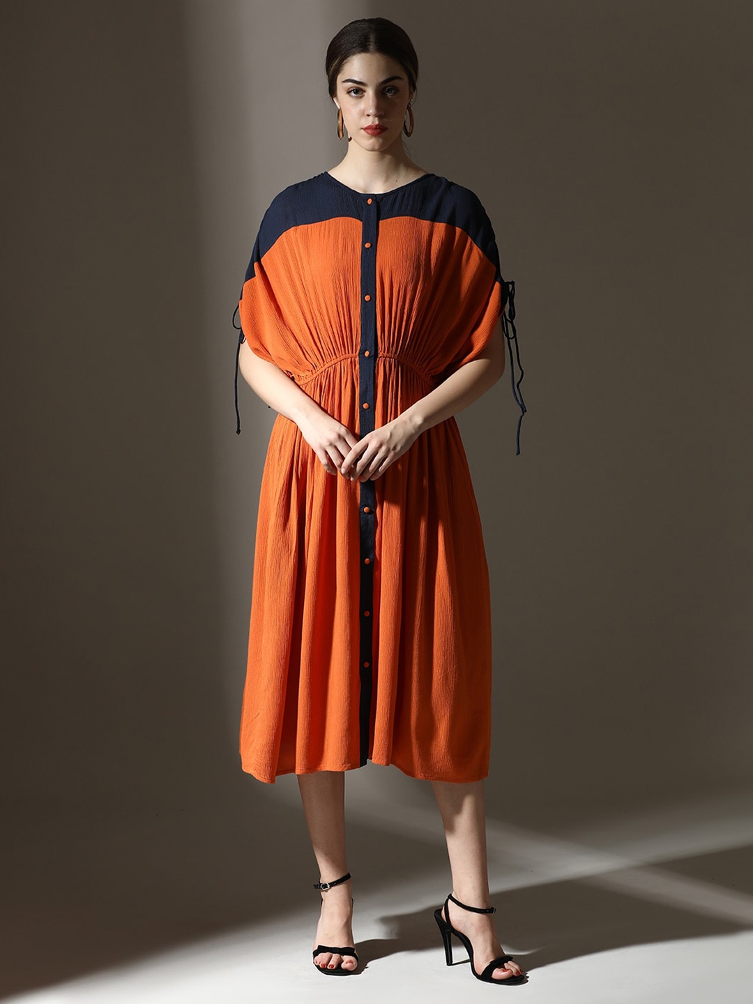 

Dora Dori Relaxed Fit Colorblocked Round Neck Kimono Sleeves Dress, Rust