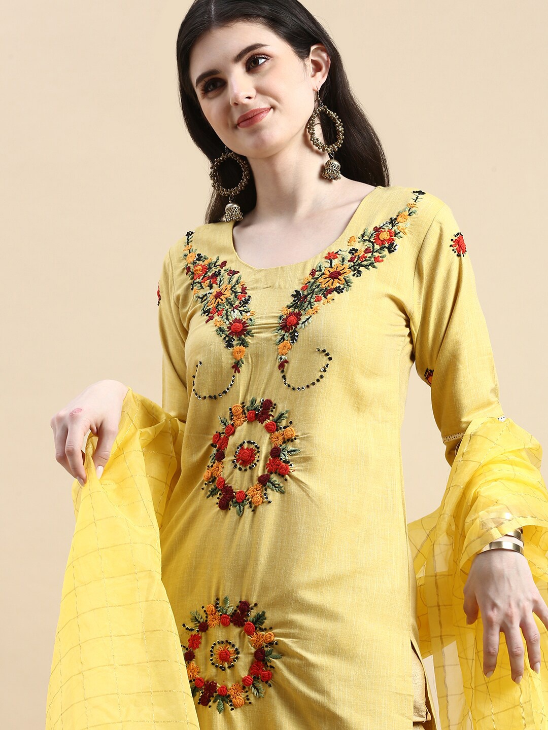 

GRANTH FASHION Floral Embroidered Thread Work Straight Kurta With Dupatta, Yellow