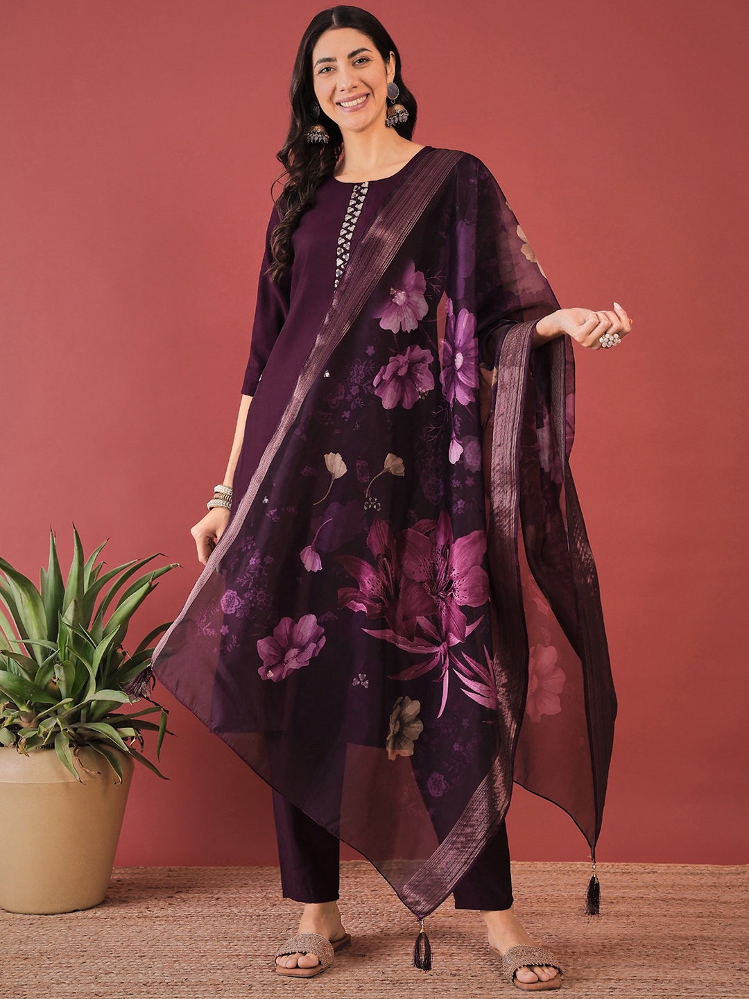 

Anouk Ethnic Motifs Embroidered Round Neck Straight Kurta with Trousers & Dupatta, Magenta