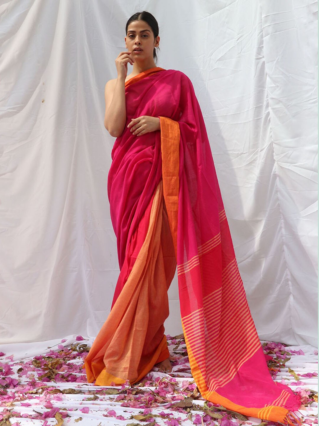 

Chidiyaa Colourblocked Half and Half Saree, Pink