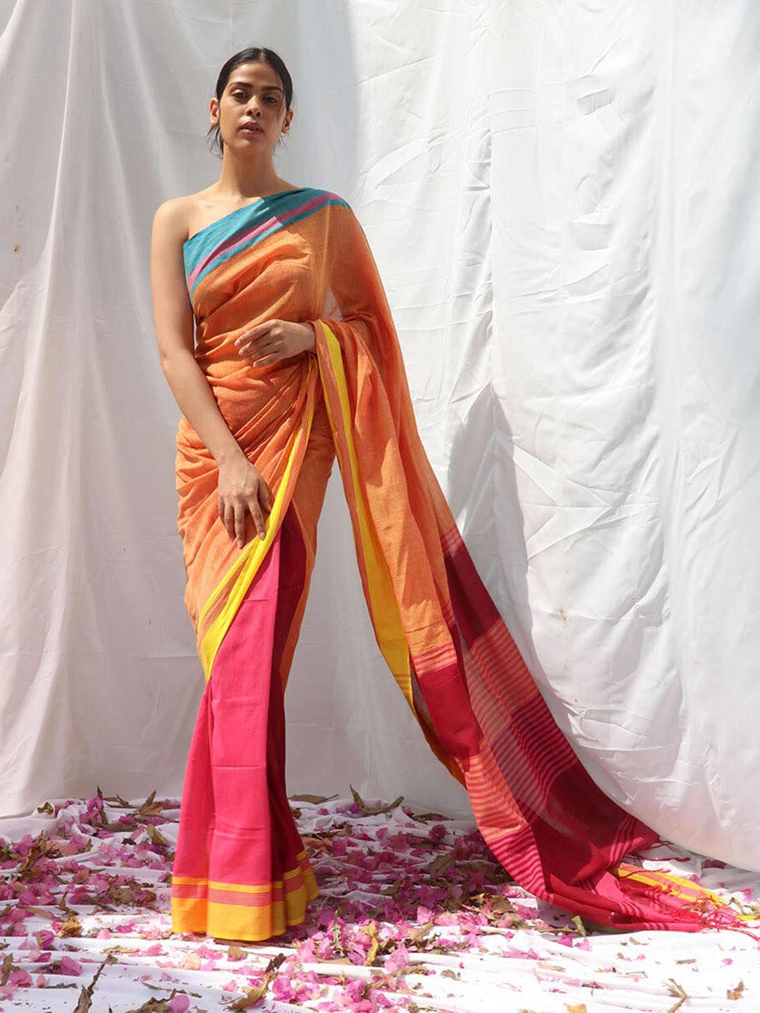 

Chidiyaa Colourblocked Saree, Orange