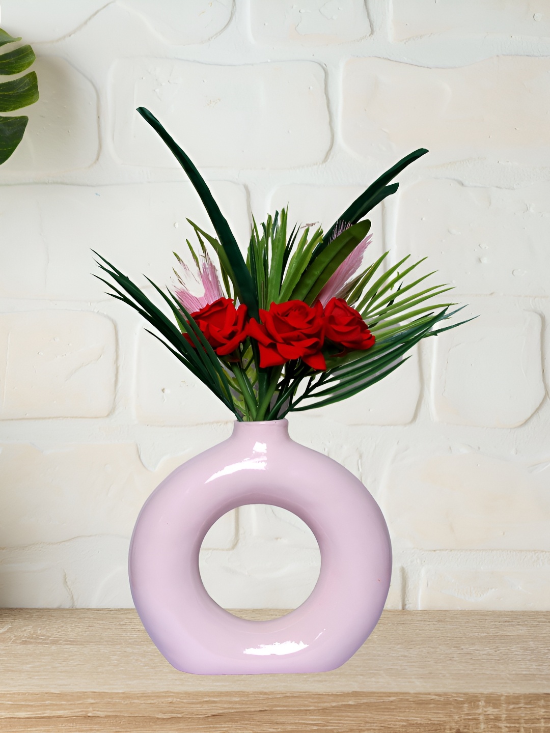 

GW CREATIONS Pink Donut Shaped Flower Vase