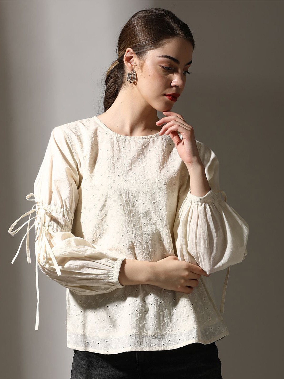 

Dora Dori Relaxed Fit Solid Pure Cotton Embroidered Round Neck Puff Sleeves Top, Off white