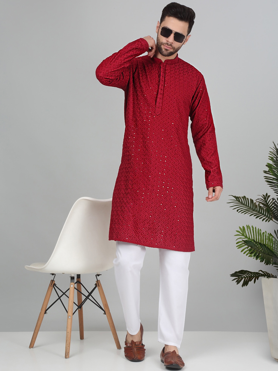 

KRAFT INDIA Men Embroidered Regular Sequinned Kurta with Pyjamas, Maroon