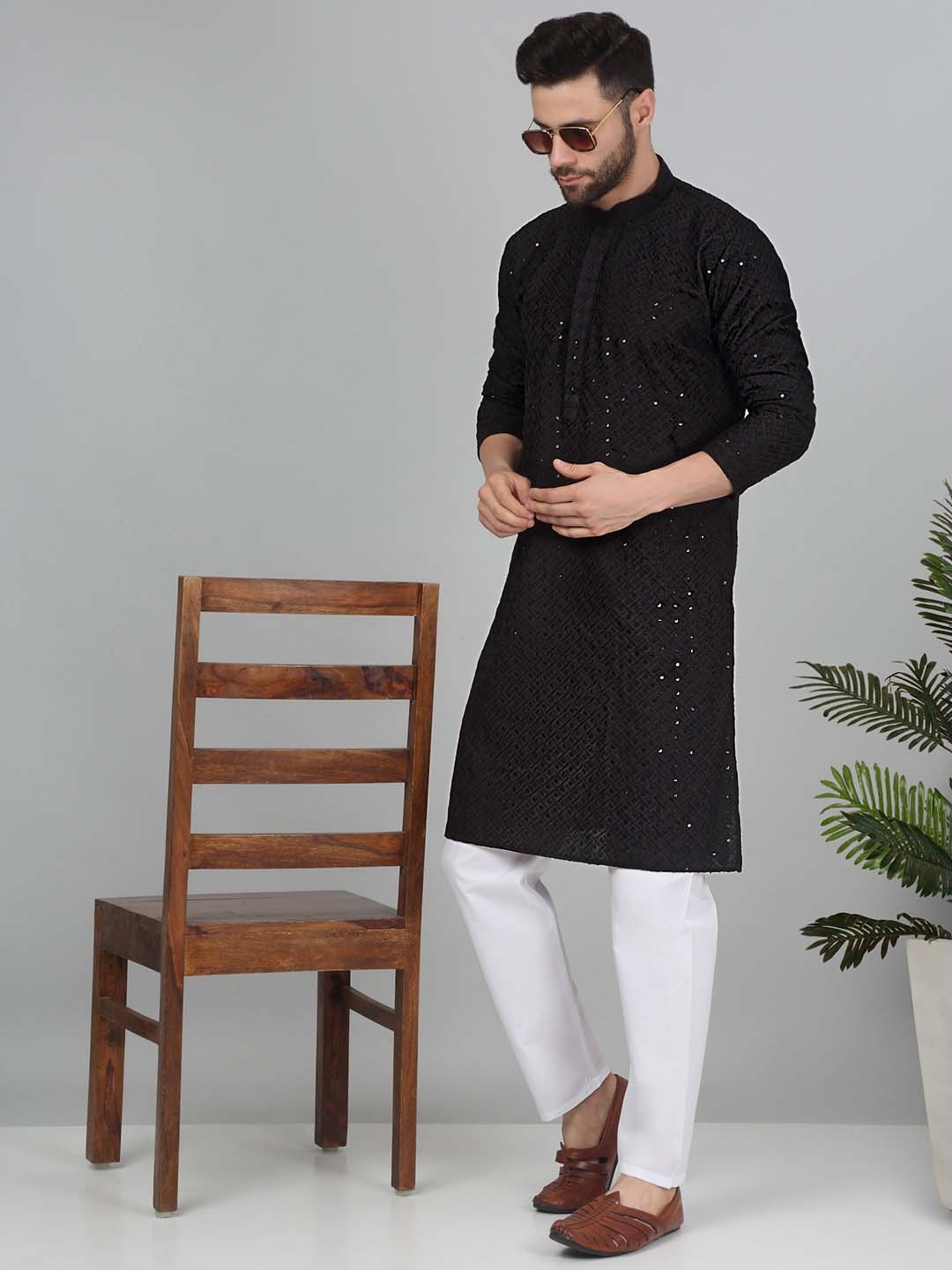 

KRAFT INDIA Mandarin Collar Ethnic Motifs Embroidered Regular Sequinned Kurta with Pyjamas, Black