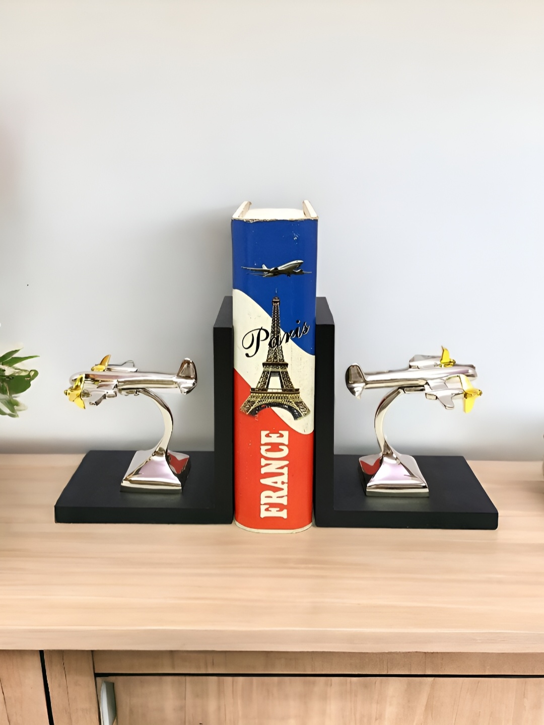 

Extreme Karigari Silver-Toned Aluminium Book End Showpiece
