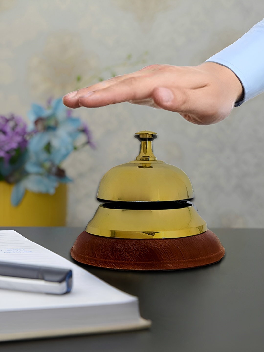 

Extreme Karigari Gold-Toned Brass Table Call Bell Showpiece