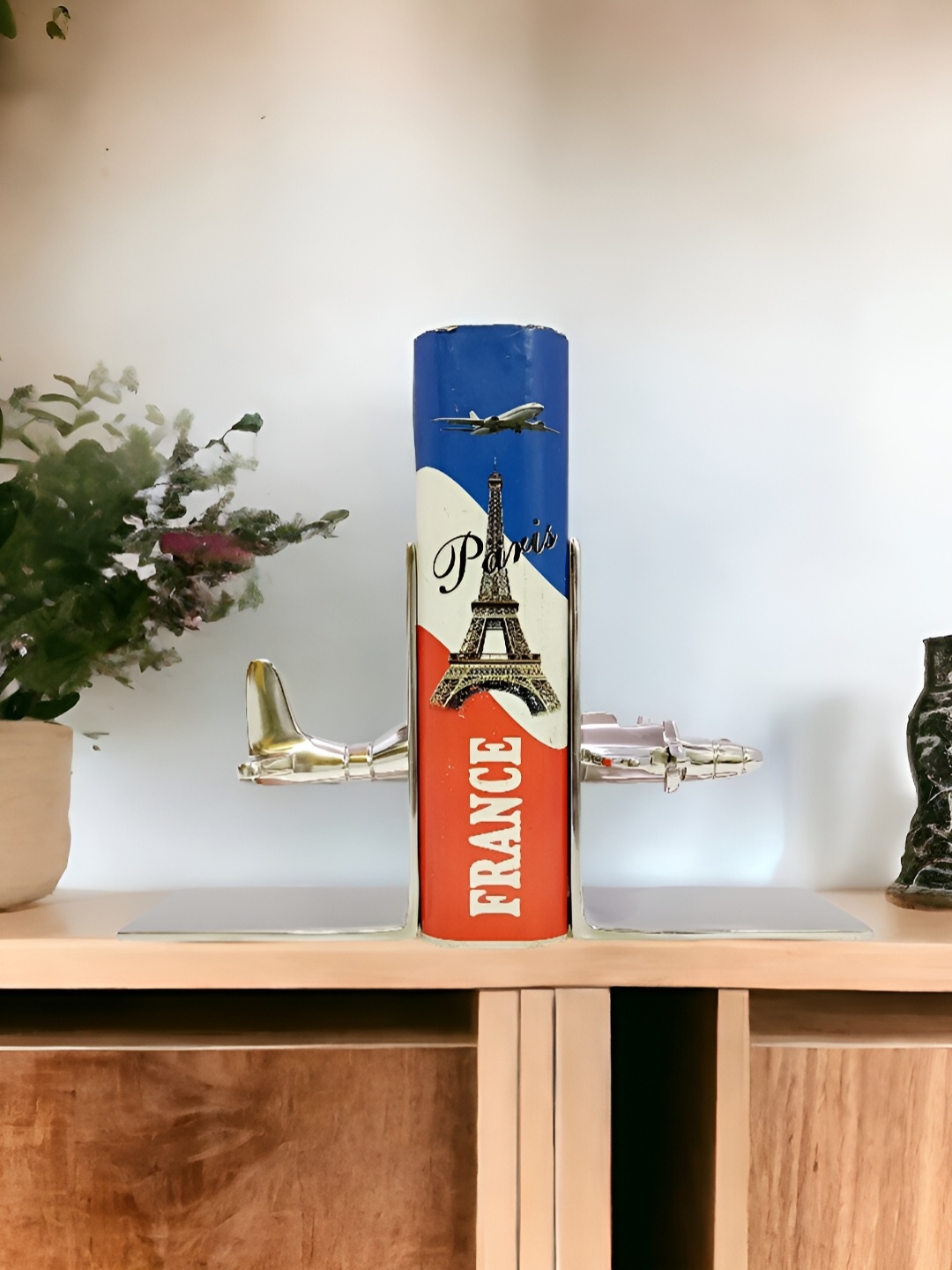 

Extreme Karigari Silver-Toned Aluminium Book Ends Showpiece