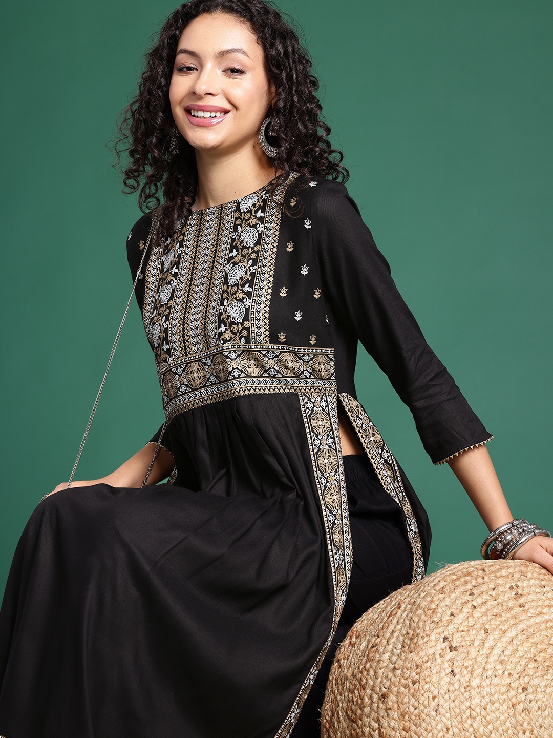 

Sangria Indie Floral Printed High Slit Straight Kurta, Black