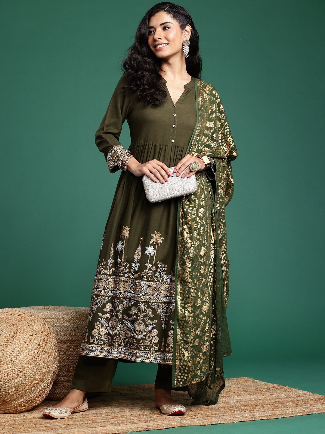 

Sangria Floral Printed Regular Kurta with Trousers & Dupatta, Olive