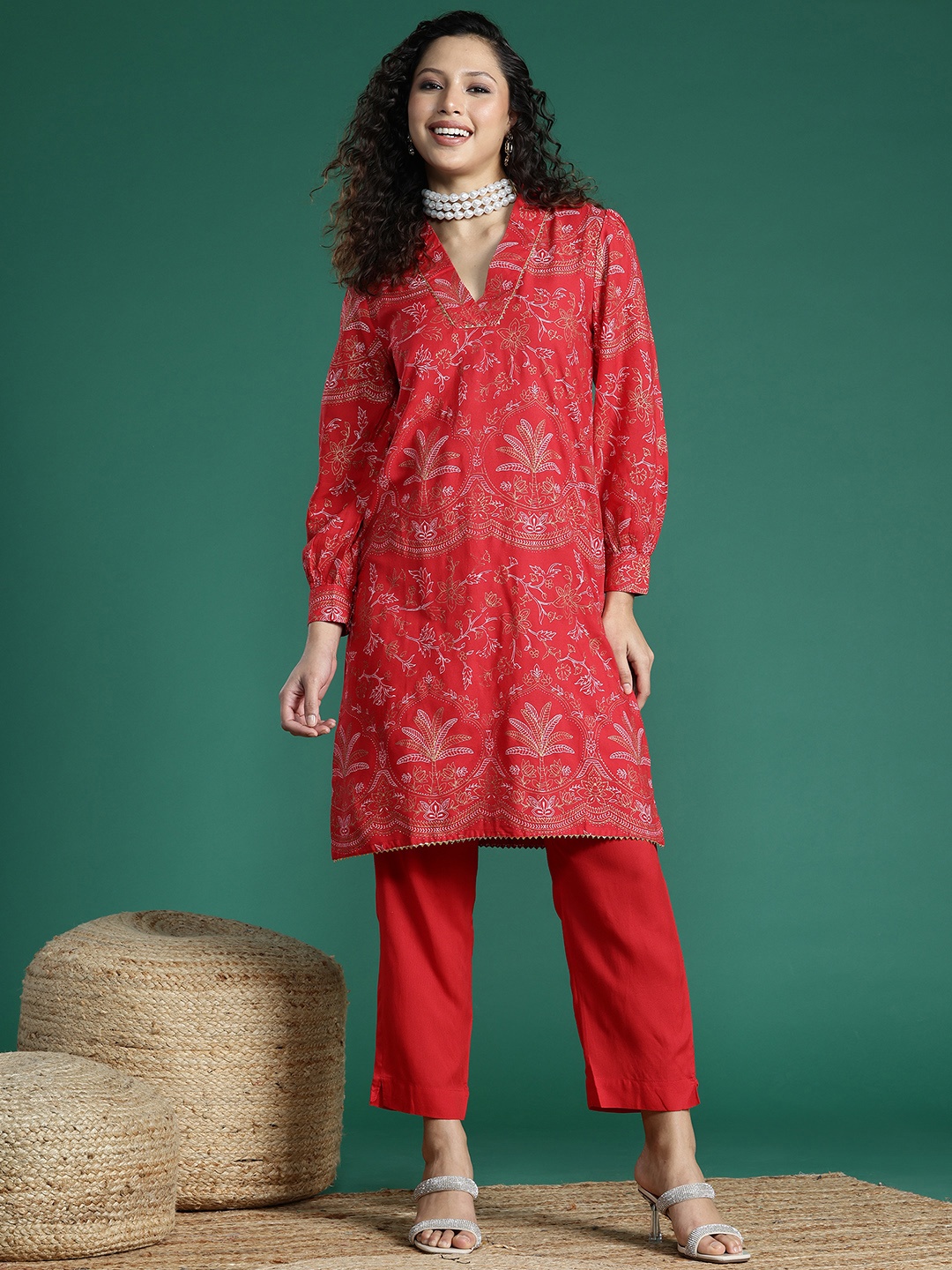 

Sangria Floral Printed V-Neck Cuffed Sleeves Regular Gotta Patti Kurta with Trousers, Red