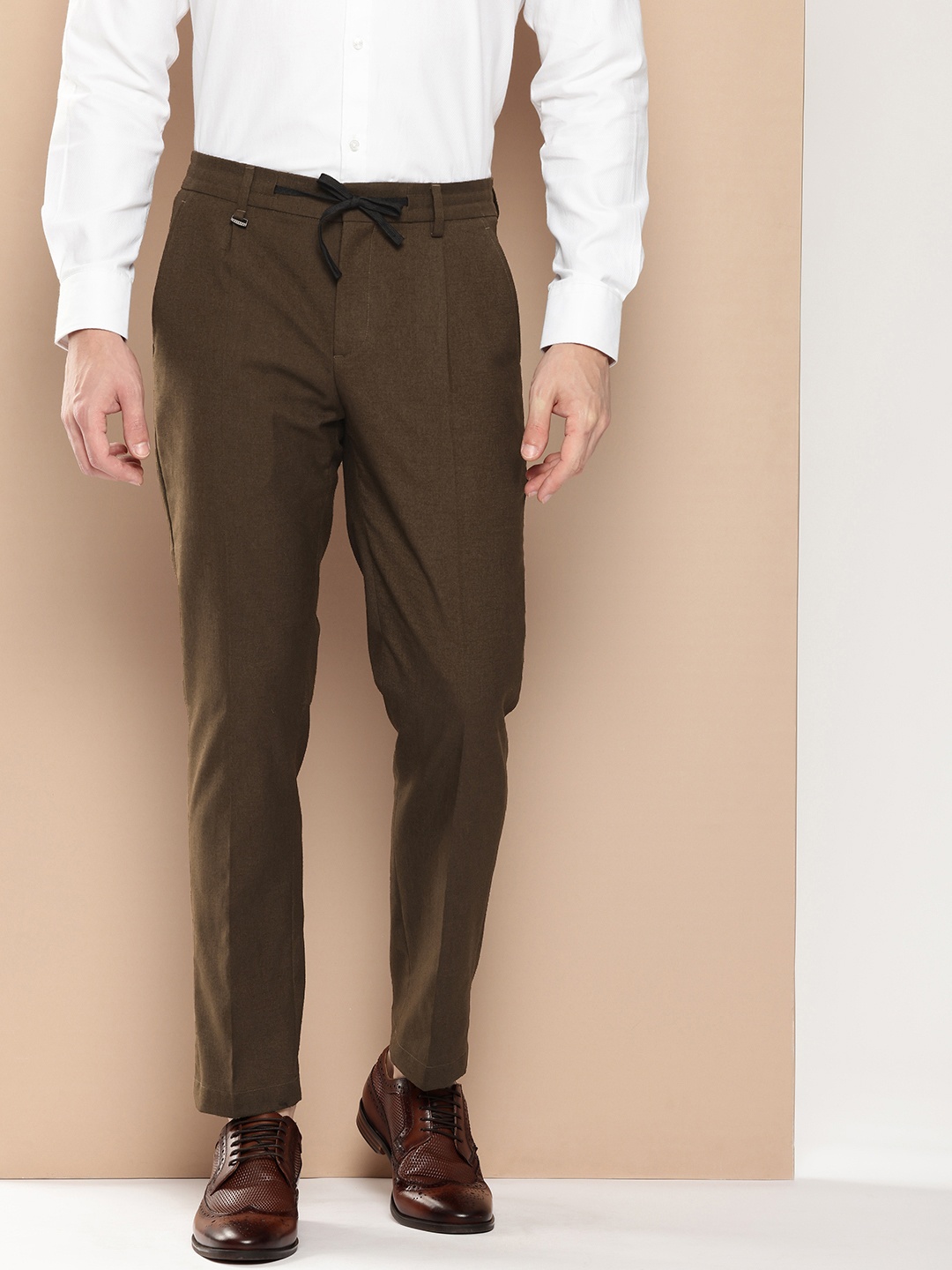

INVICTUS Men Slim Fit Trousers, Olive