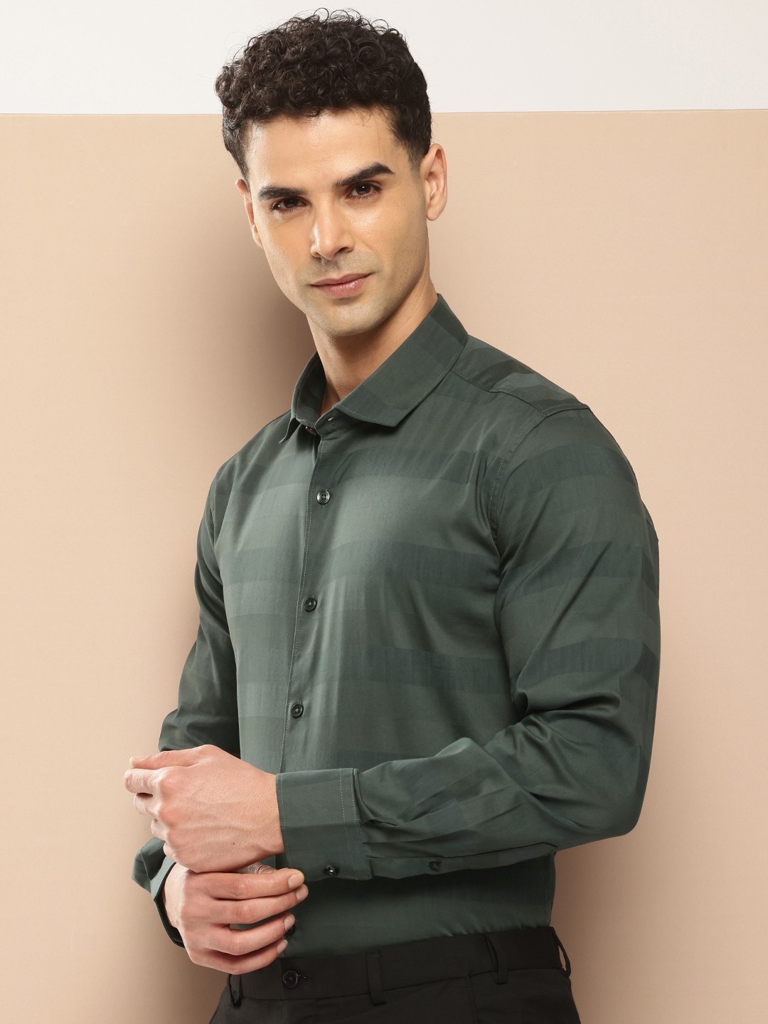 

INVICTUS Horizontal Stripes Pure Cotton Formal Shirt, Olive