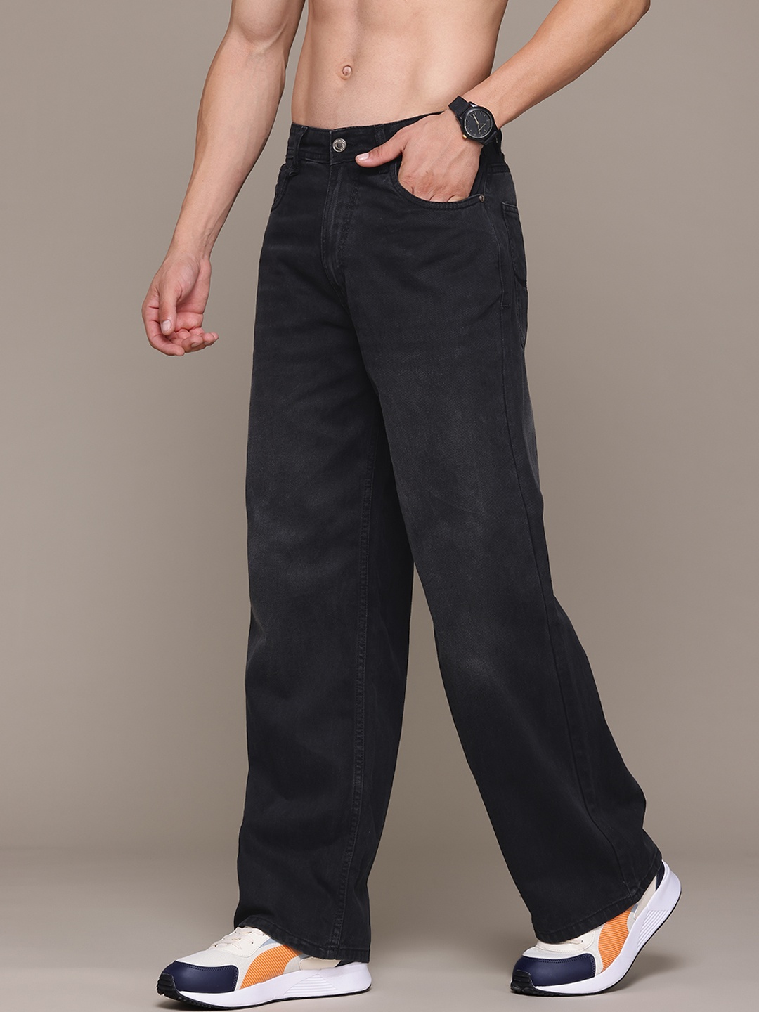 

The Roadster Lifestyle Co. Men Pure Cotton Wide Leg Jeans, Black