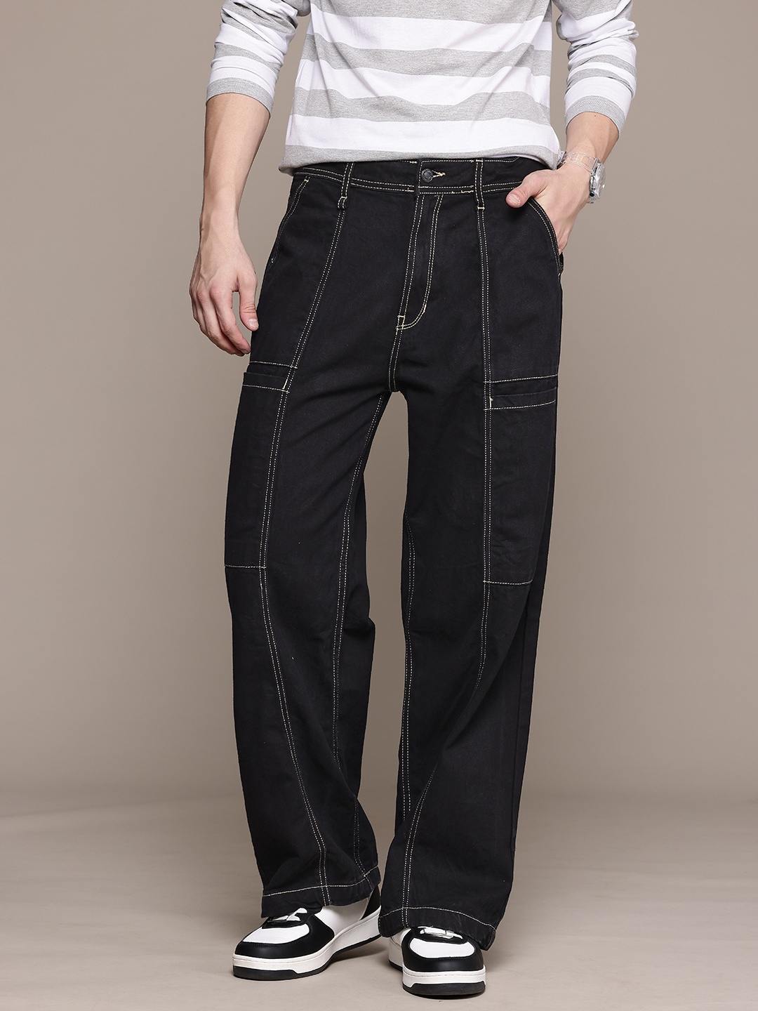 

The Roadster Lifestyle Co. Men Wide Leg Jeans, Black