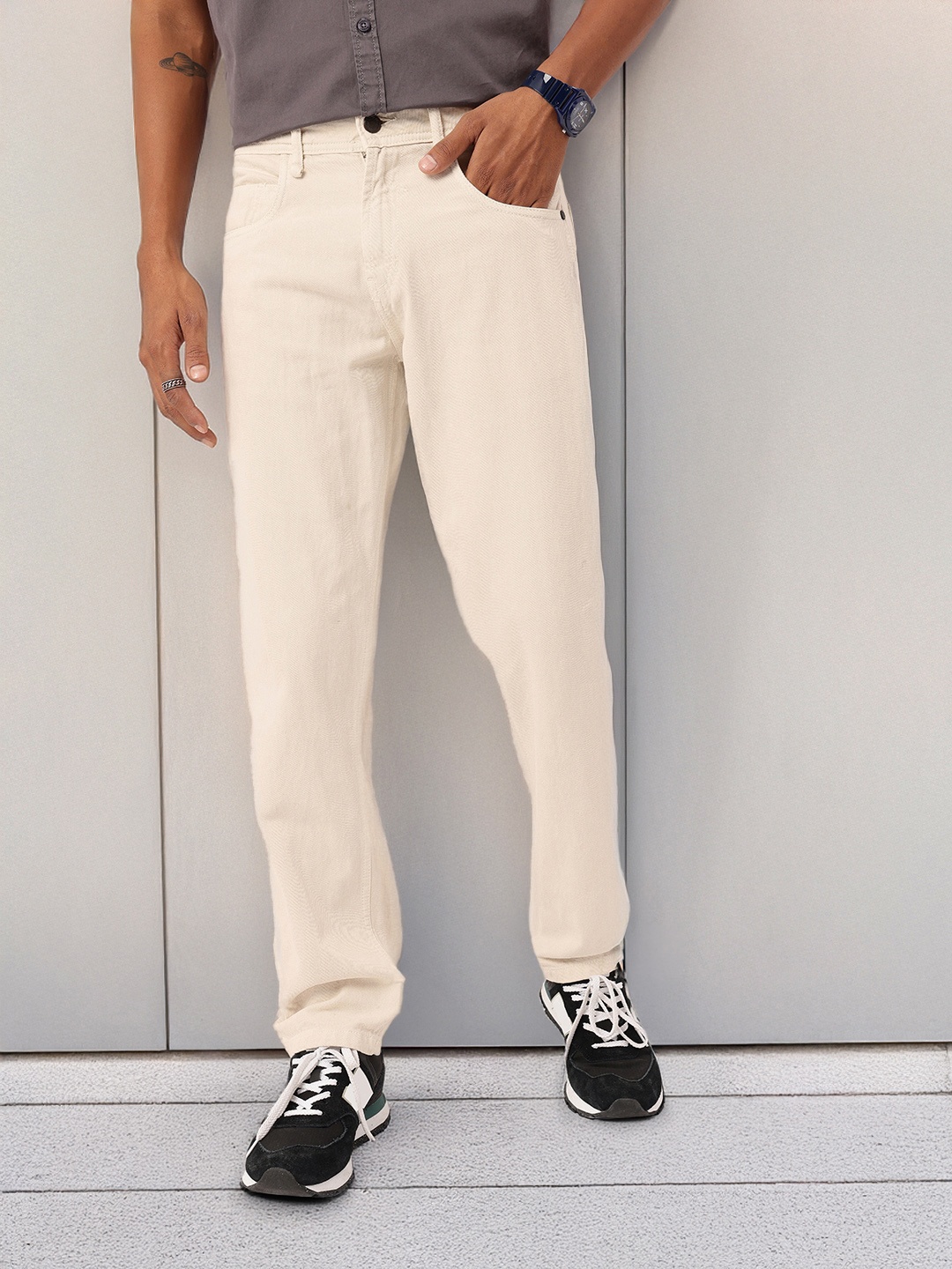 

The Roadster Life Co. Men Utility Grunge Regular Fit Jeans, Off white