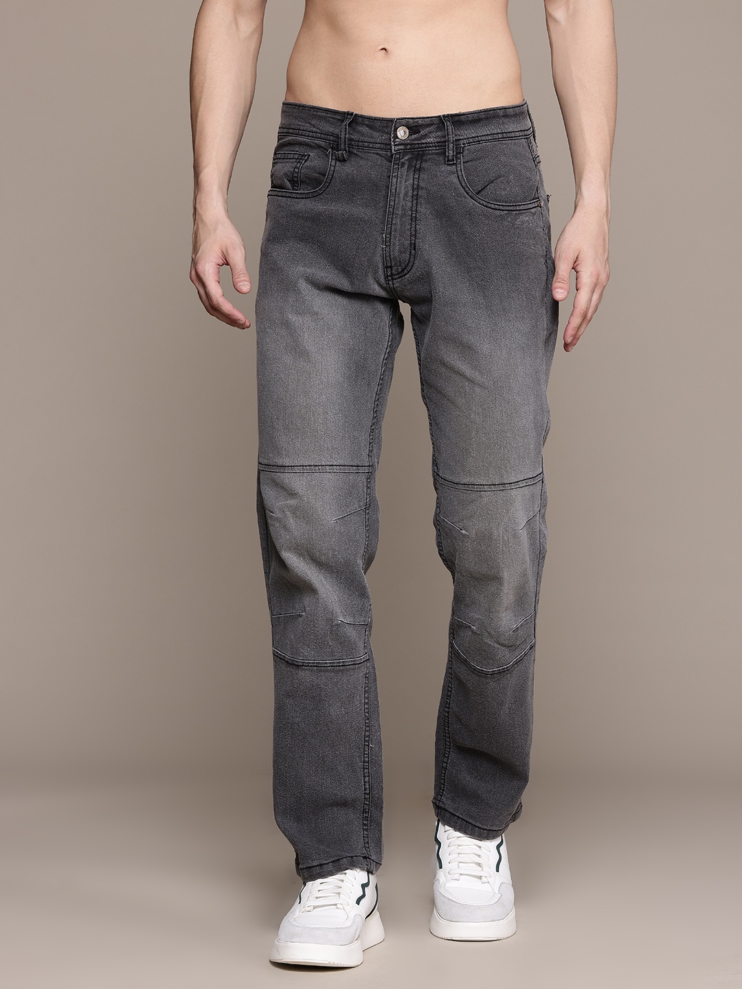 

Roadster Lifestyle Co. Men Light Fade Jeans, Black
