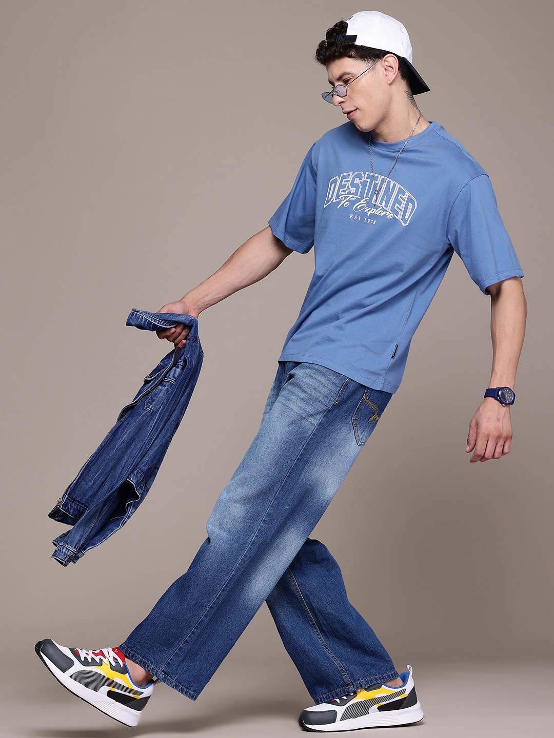 

The Roadster Lifestyle Co. Men Whiskers and Chevrons Wide Leg Light Fade Jeans, Blue