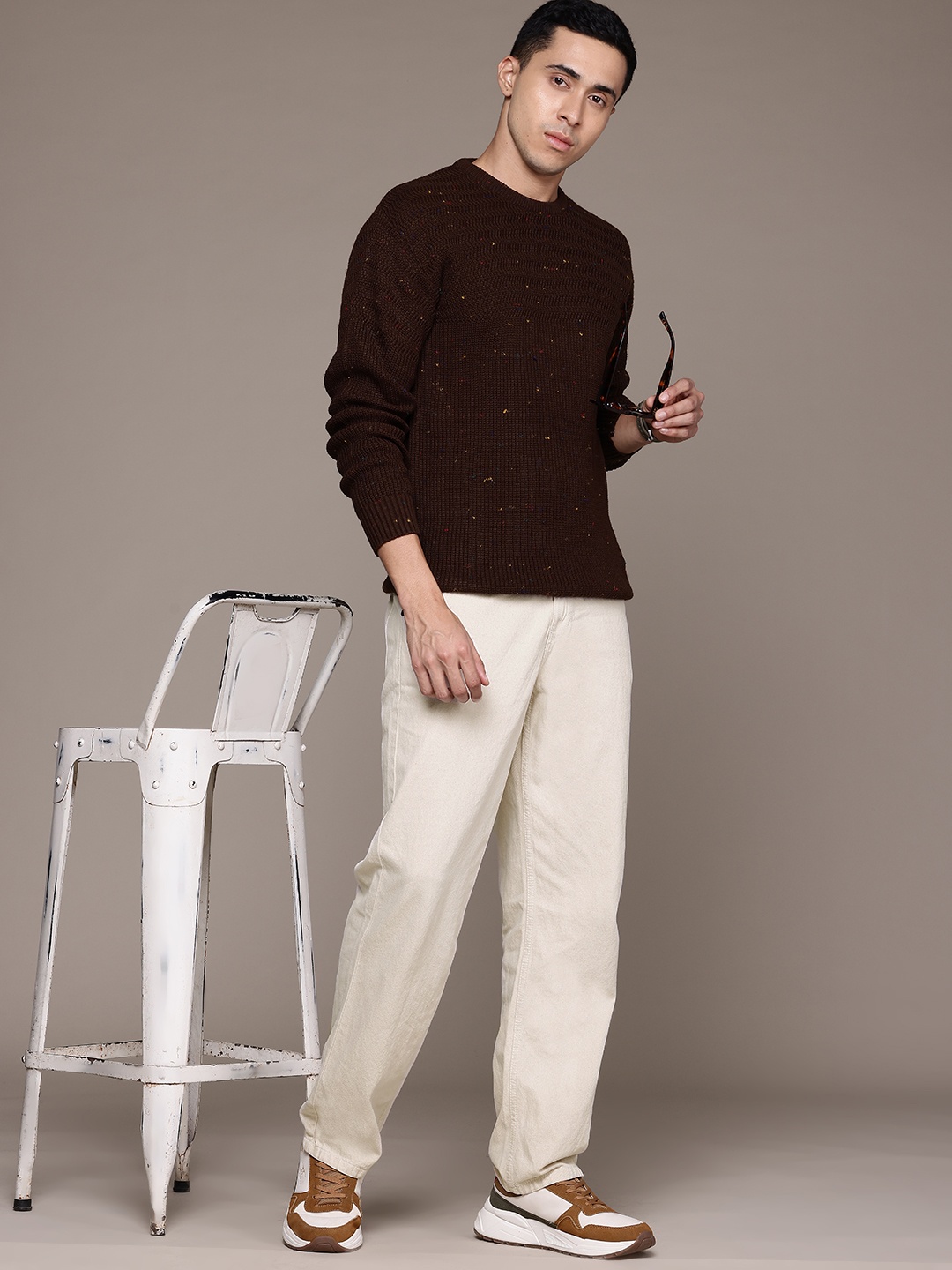 

The Roadster Lifestyle Co. Men Straight Fit Pure Cotton Jeans, Cream