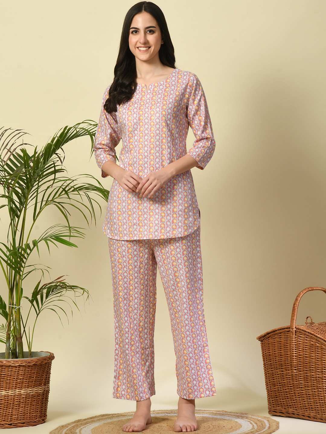 

TREND ME Floral Printed Night suit, Pink