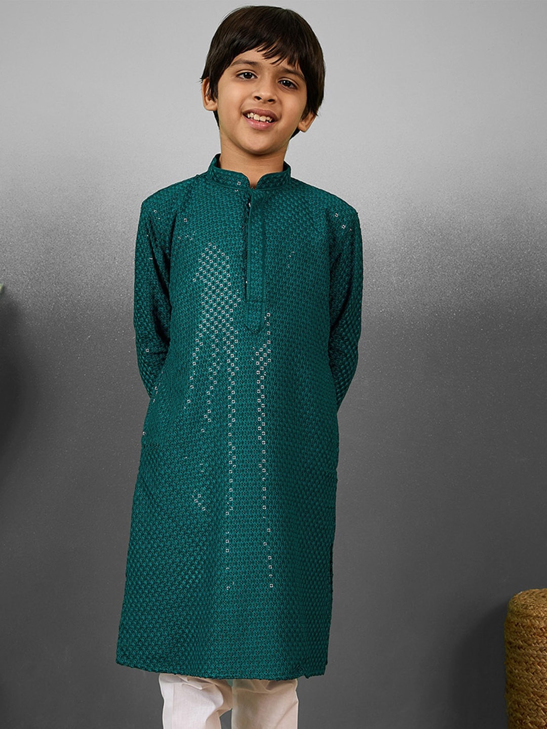 

YK Boys Embellished Sequinned Mandarin Collar Kurta, Green