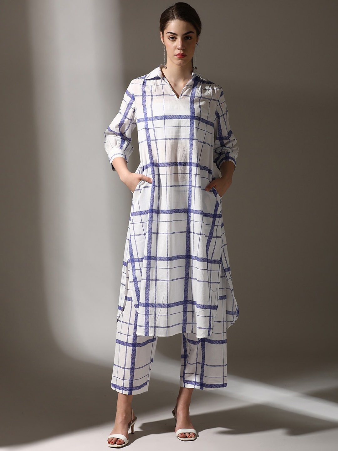 

Dora Dori Relaxed Fit Checked Printed Pure Cotton Shirt Collar Kurta With Trouser, White